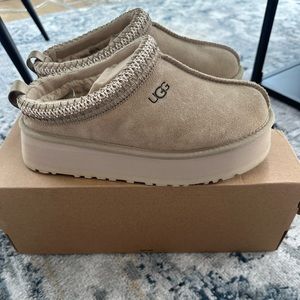 Ugg Tazz Slipper in Mustard Seed Size 6